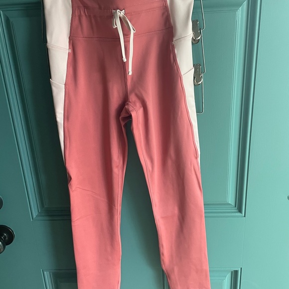 Fabletics - Picture 3 of 3